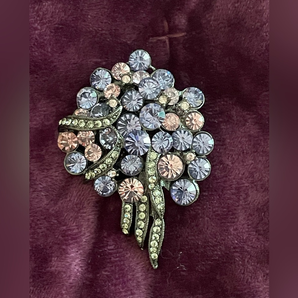 Gorgeous Joan Rivers brooch